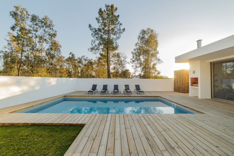 Pool Deck Construction Costs — Cost of Pool Deck Construction
